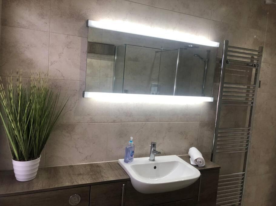 29 Comfort House 2 Bedroom Townhouse With Parking Scunthorpe Zewnętrze zdjęcie