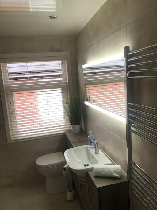 29 Comfort House 2 Bedroom Townhouse With Parking Scunthorpe Zewnętrze zdjęcie
